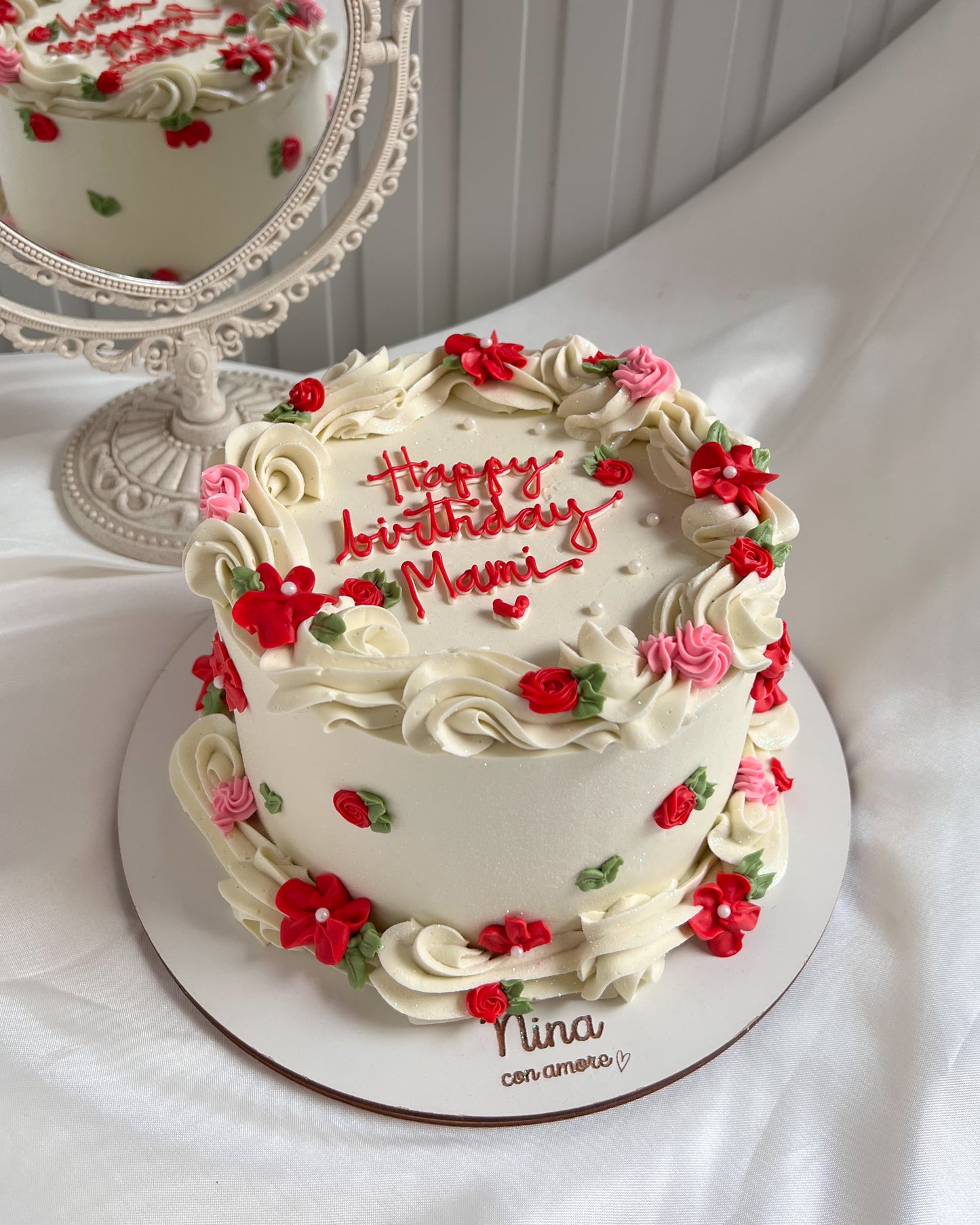 FLORES EN CREMA CAKE - ROJA