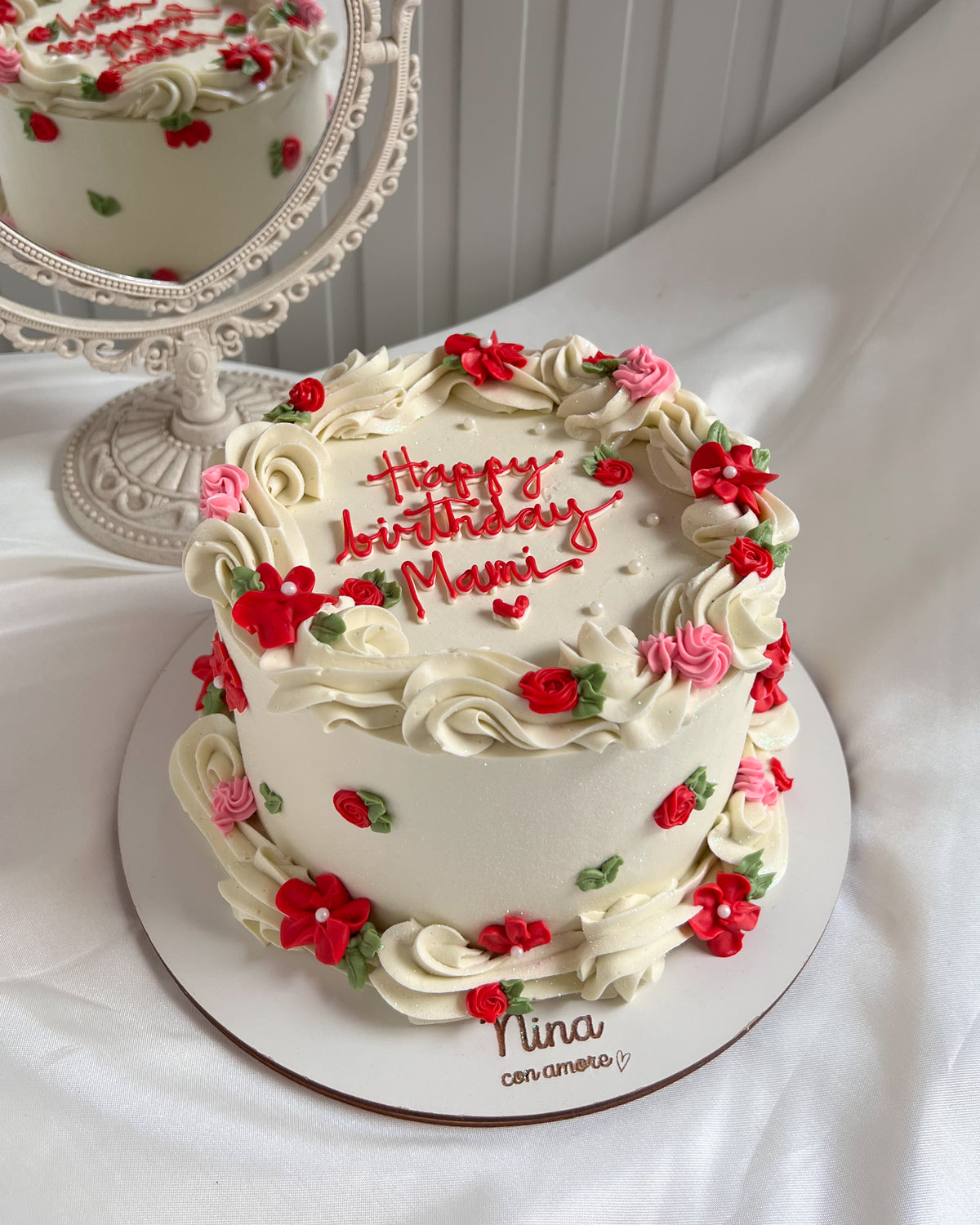 FLORES EN CREMA CAKE - ROJA