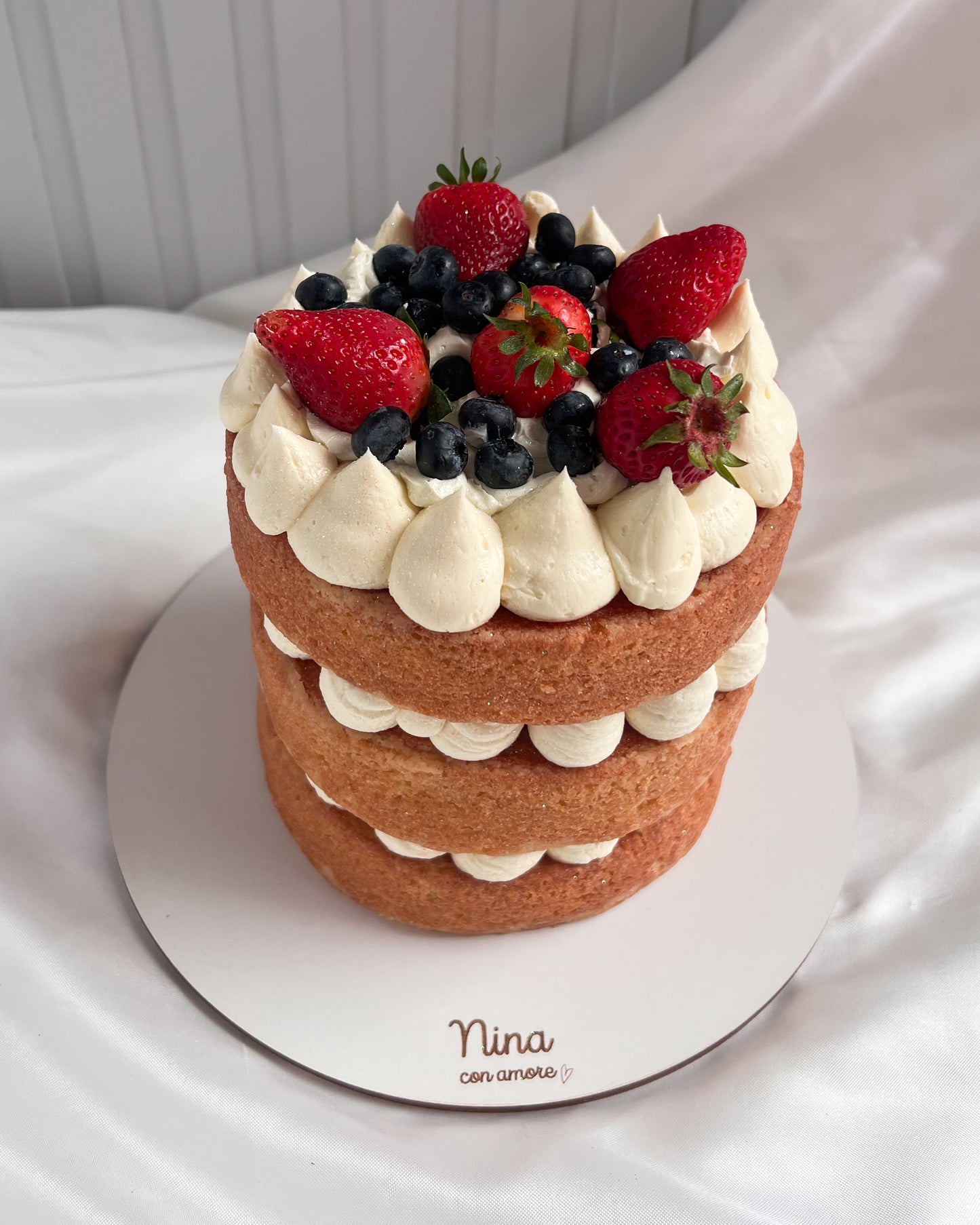 NUDE CAKE - Fresas y Arándanos
