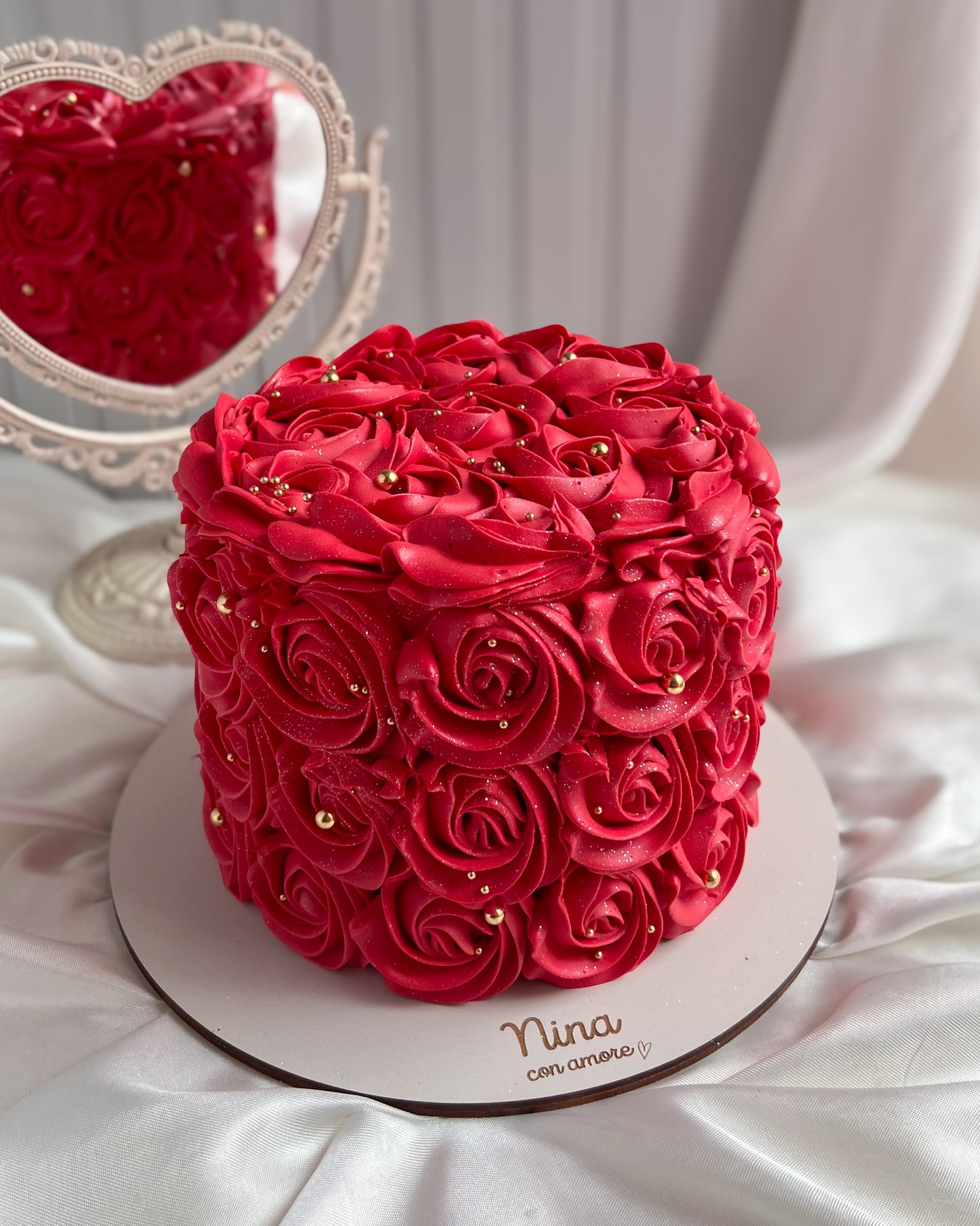 ROSETAS CAKE ROJA - Perlas Doradas