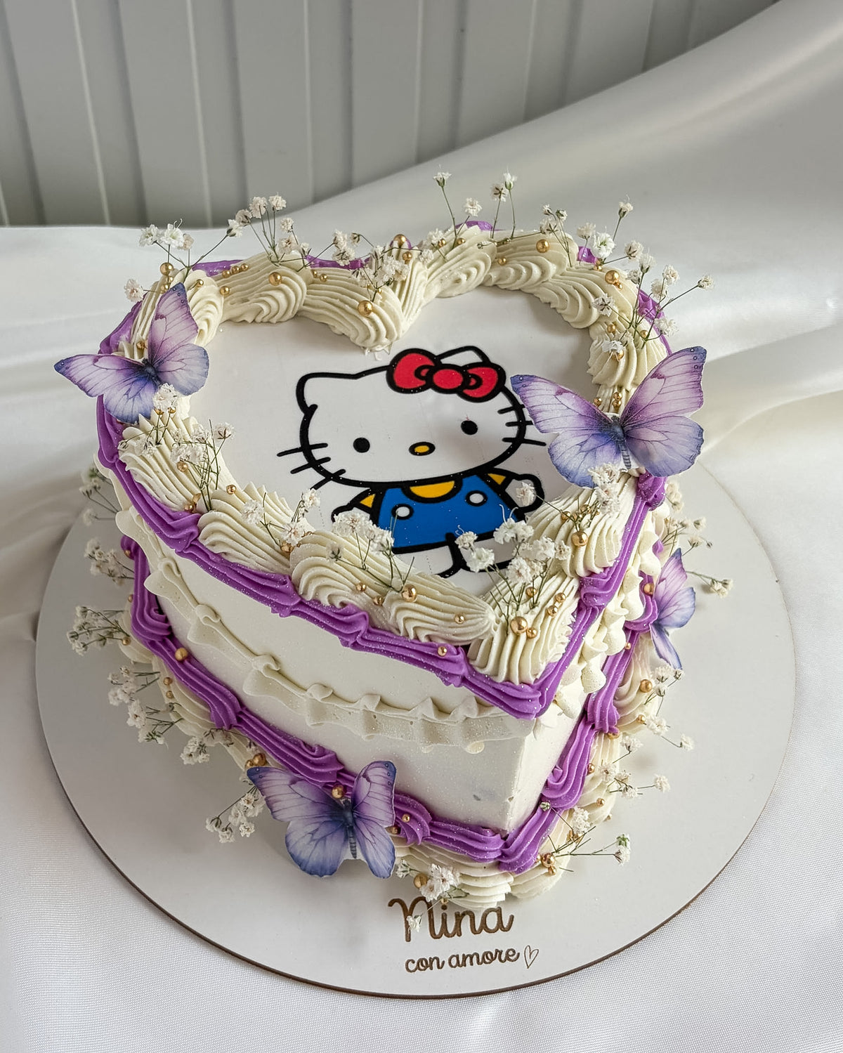 HELLO KITTY HEART CAKE - Mariposas