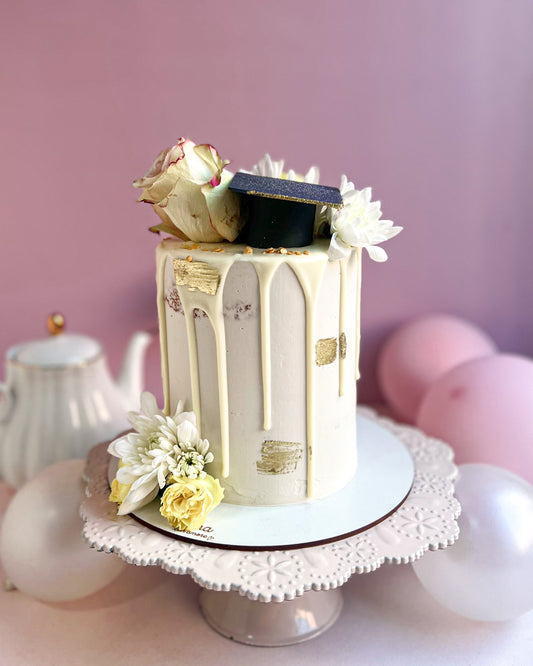 GRADUATION CAKE - Flores y Birrete