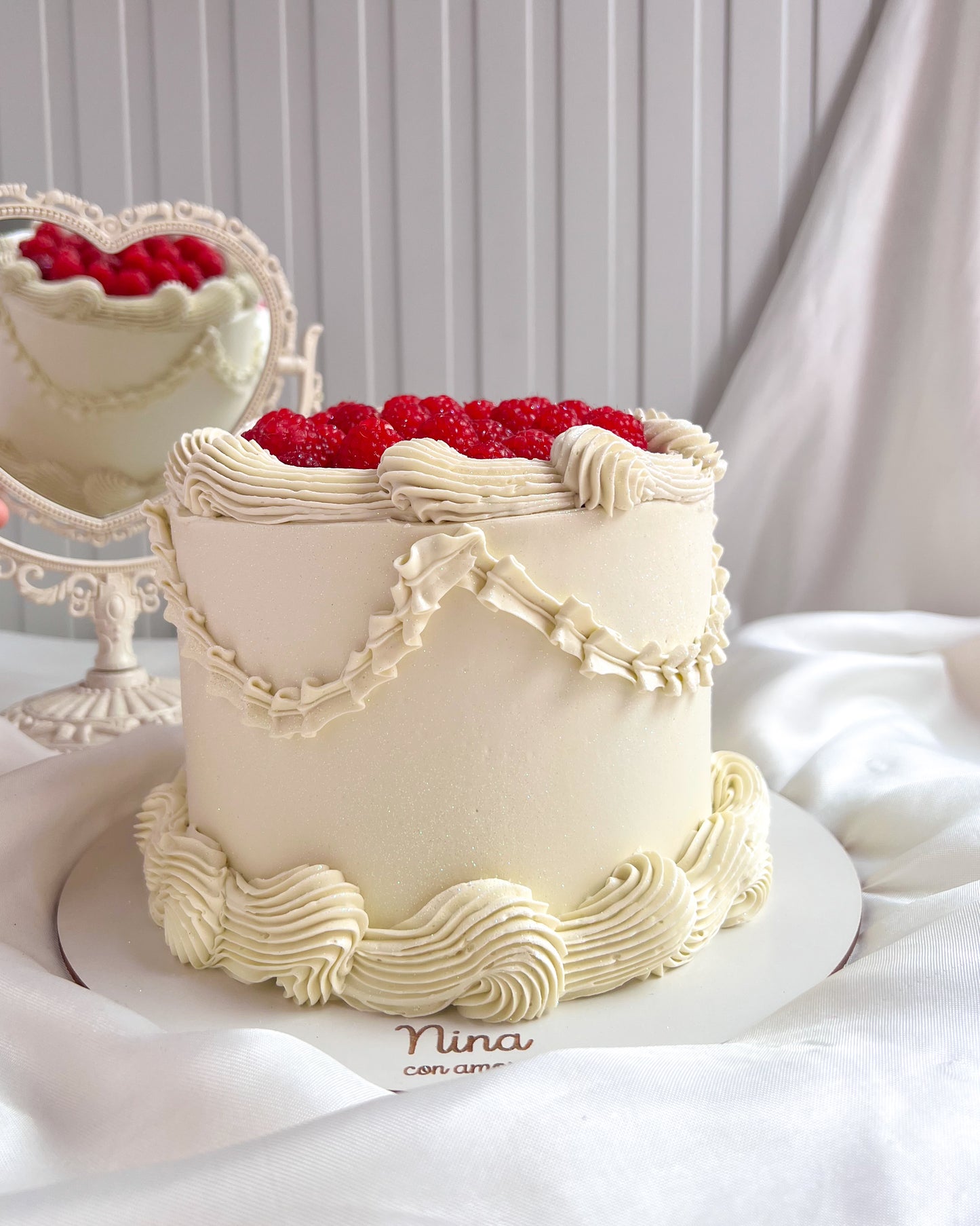 VINTAGE CAKE CON FRAMBUESAS