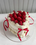 VINTAGE HEART CAKE CON FRESAS - Lazos Rojos