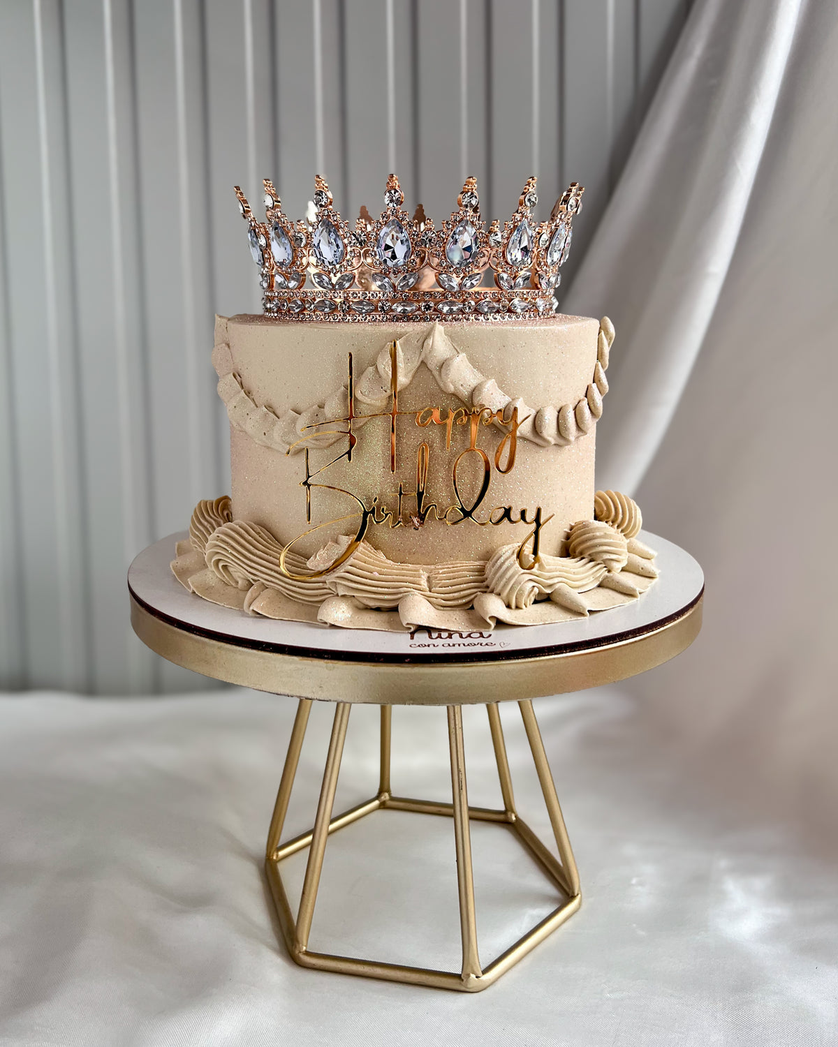 BIRTHDAY QUEEN CAKE BEIGE - Corona
