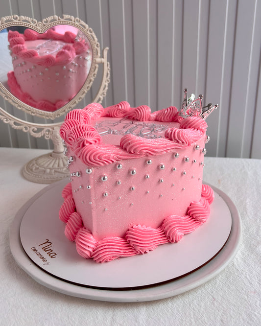 CORAZON ROSADO CON PERLAS Y CORONA PLATEADAS