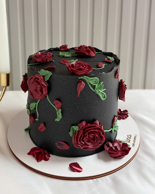 ROSAS EN CREMA CAKE- Negro y Vinotinto
