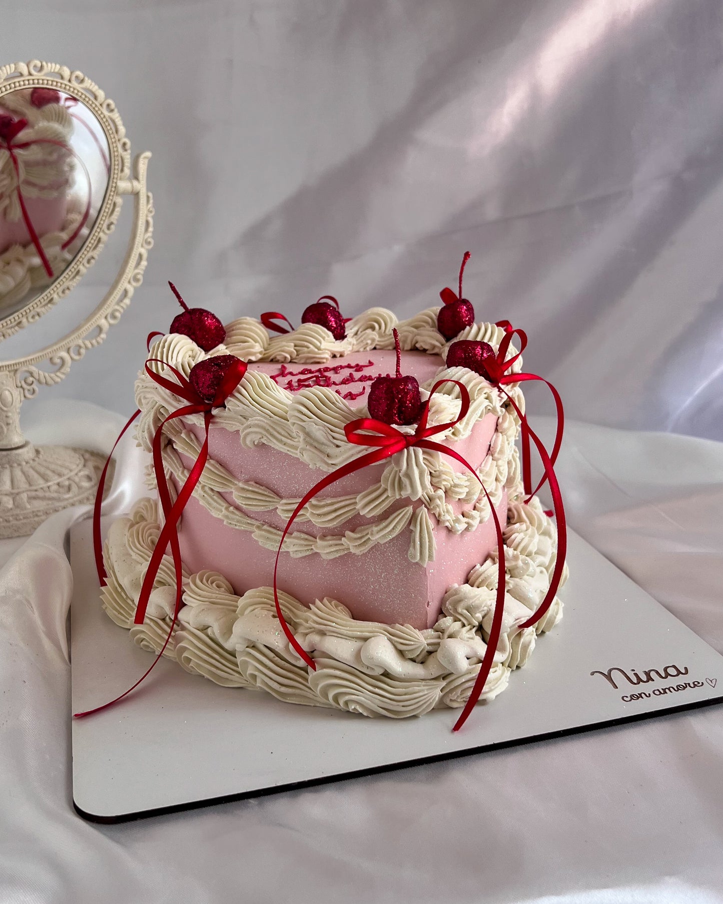 VINTAGE HEART CAKE - Lazos y Cerezas