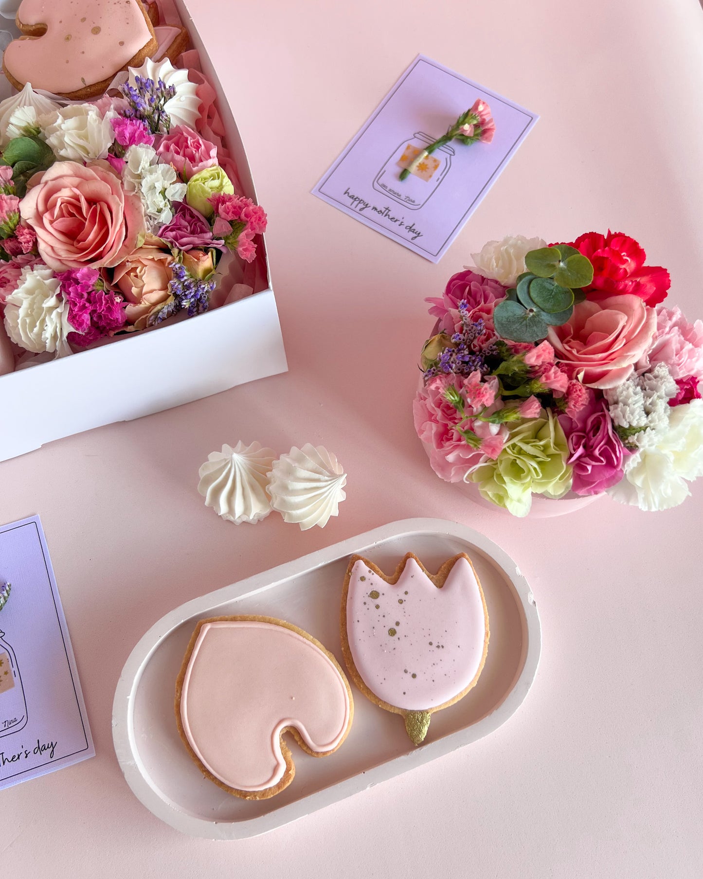 SWEET BOX + Arreglo de Flores