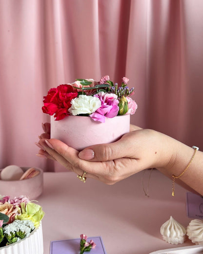 BOHO BIRTHDAY BOX BLANCA + Arreglo de Flores