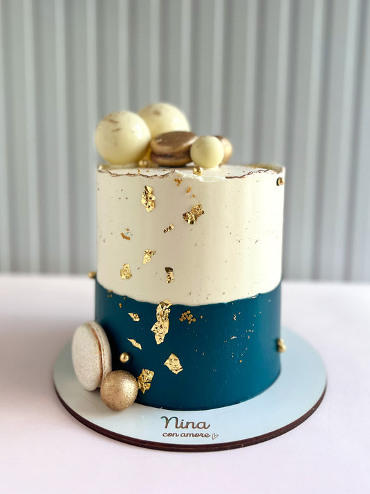 GOLD AND BLUE CAKE - Macarons