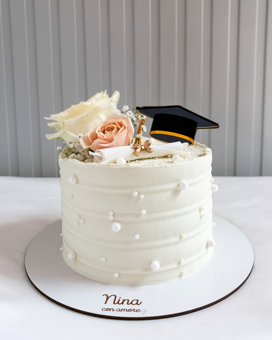 GRADUATION CAKE BLANCA - Perlas y Flores