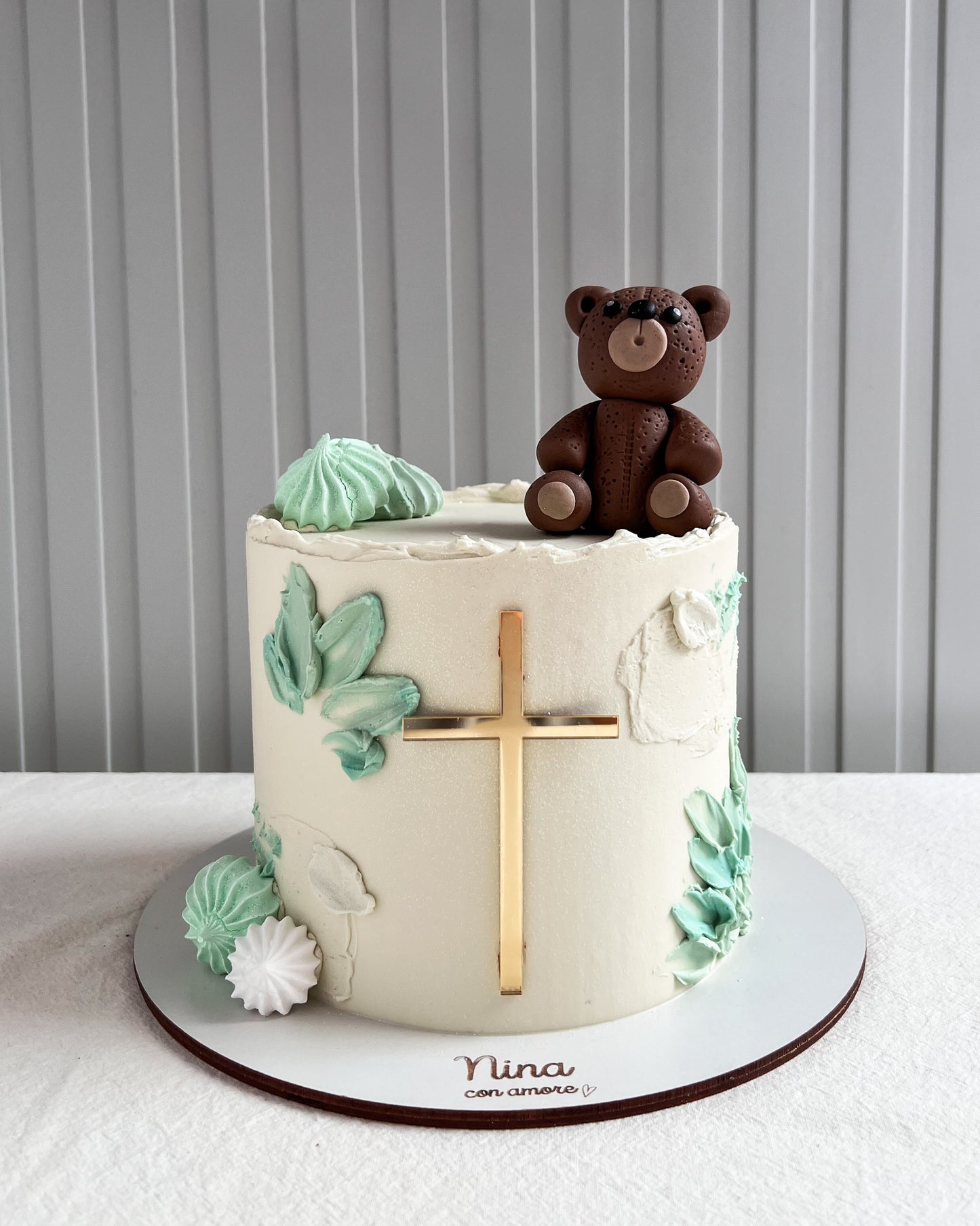 BAUTIZO CAKE - Oso + pinceladas verde menta
