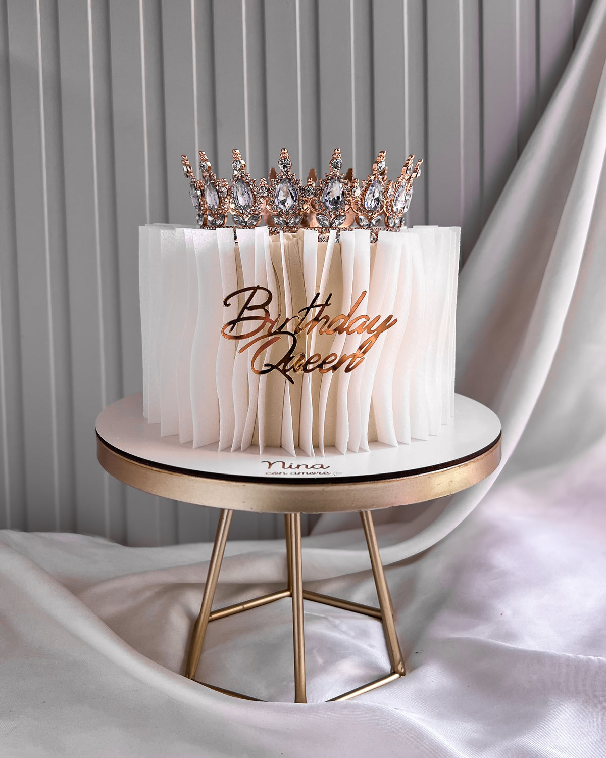 BIRTHDAY QUEEN CAKE - Corona + Papel Wafer Comestible