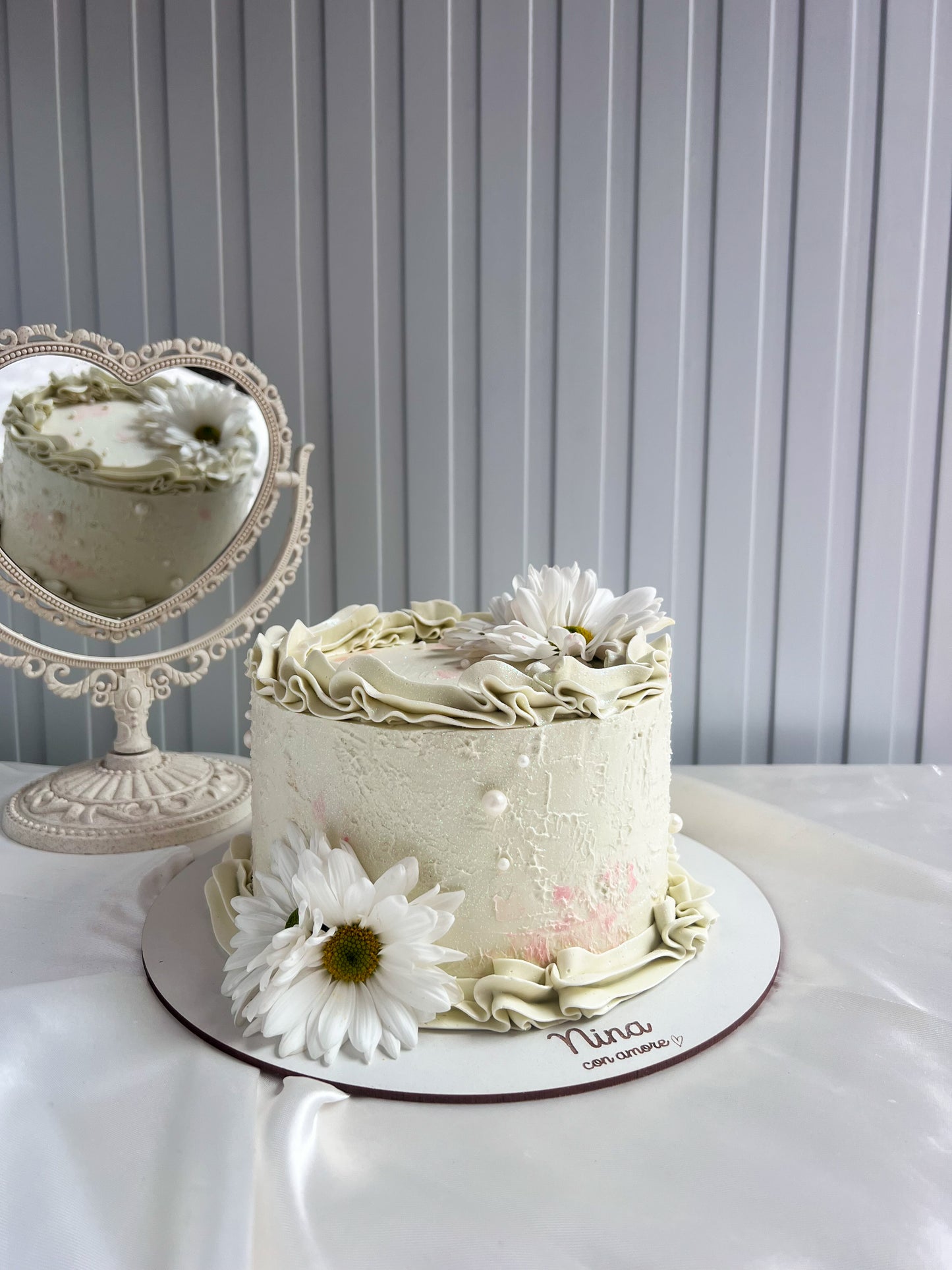 VINTAGE CAKE REDONDA BLANCA - Flores