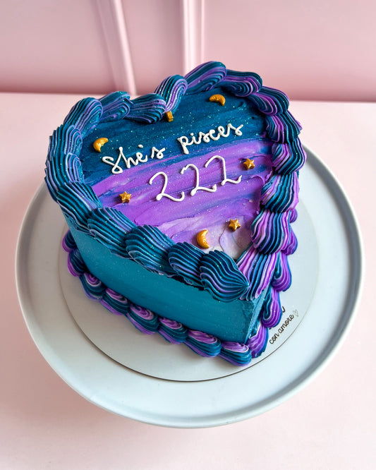 AESTHETIC BLUE CAKE