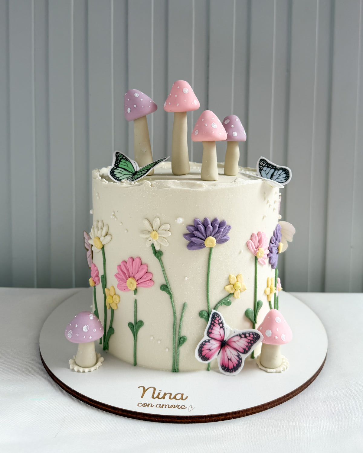 HONGUITOS Y FLORES CAKE