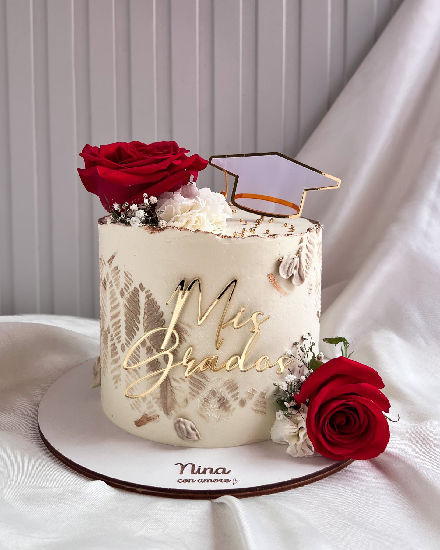 GRADUATION CAKE - Rosas Rojas + Birrete