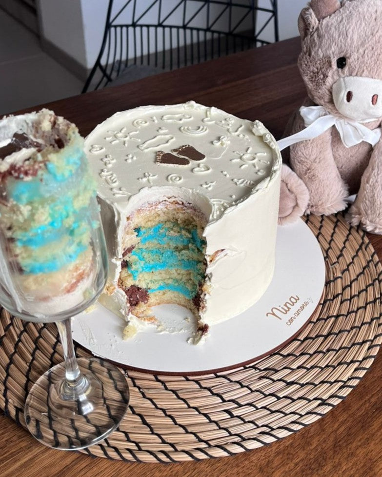 GENDER REVEAL CAKE BLANCA  - Piecitos