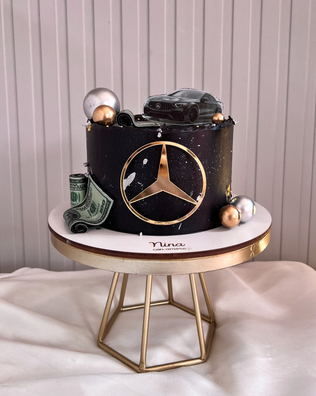 MERCEDES BENZ CAKE- NEGRO Y DORADO