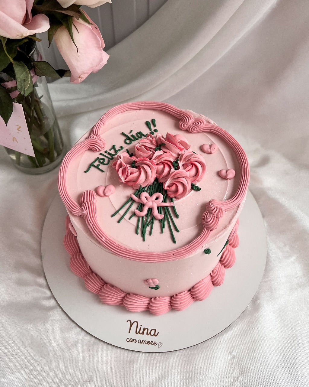 FELIZ DIA CAKE - Rosas en crema