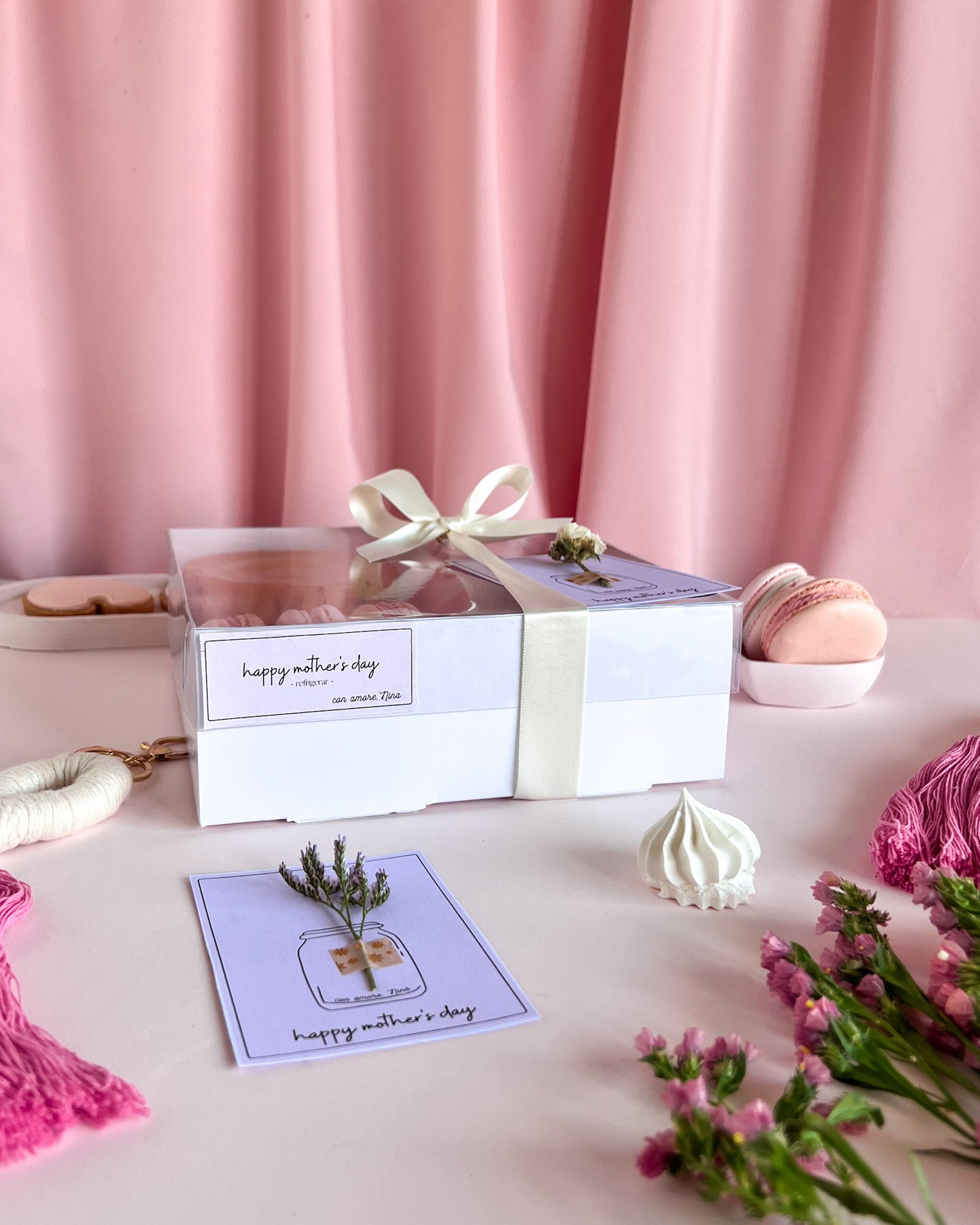 SWEET BOX + Arreglo de Flores